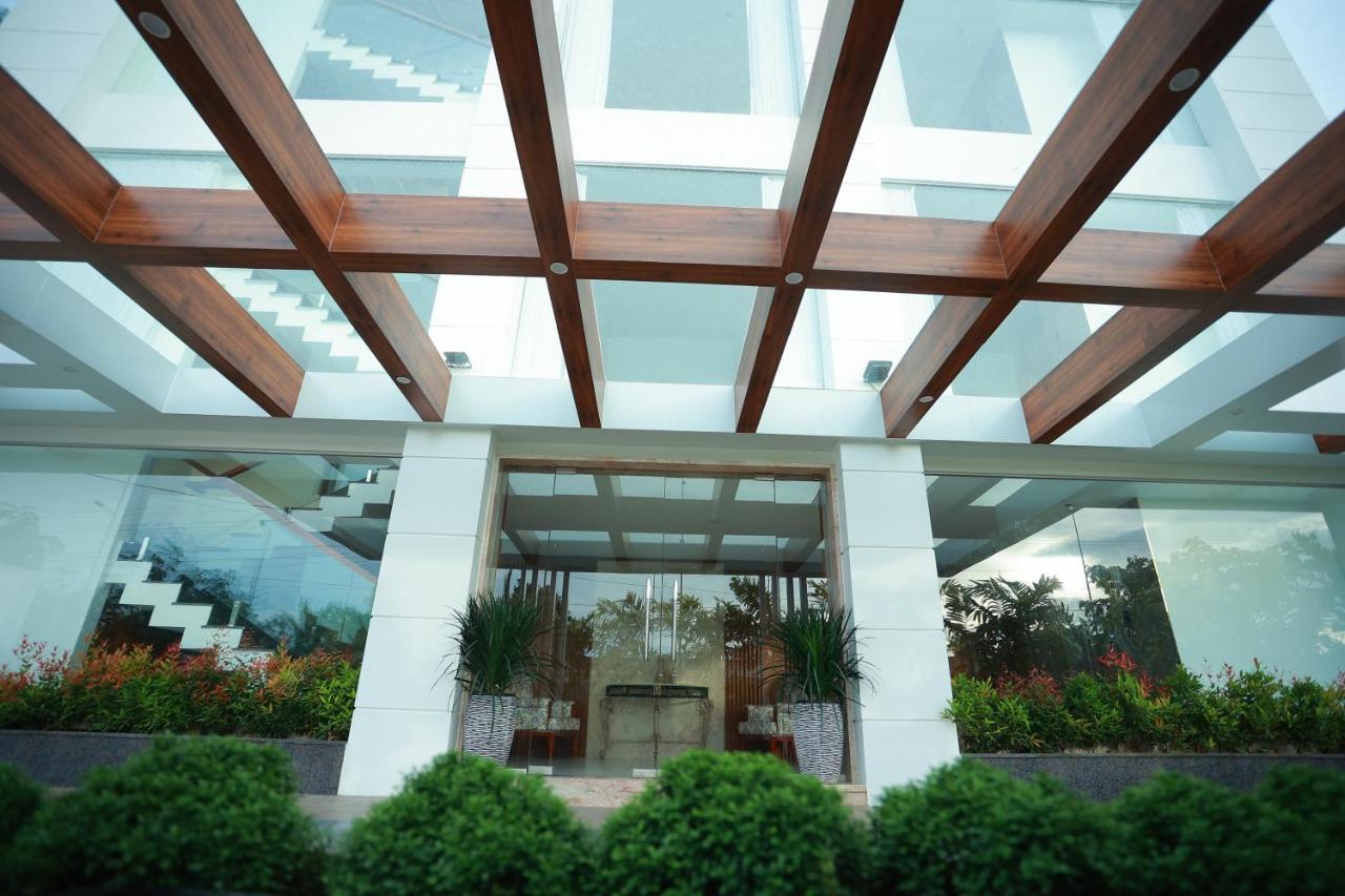 The Gold Hotel Palakkad Extérieur photo