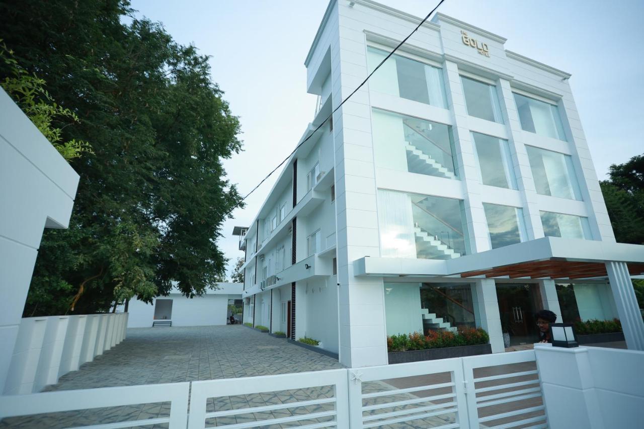 The Gold Hotel Palakkad Extérieur photo