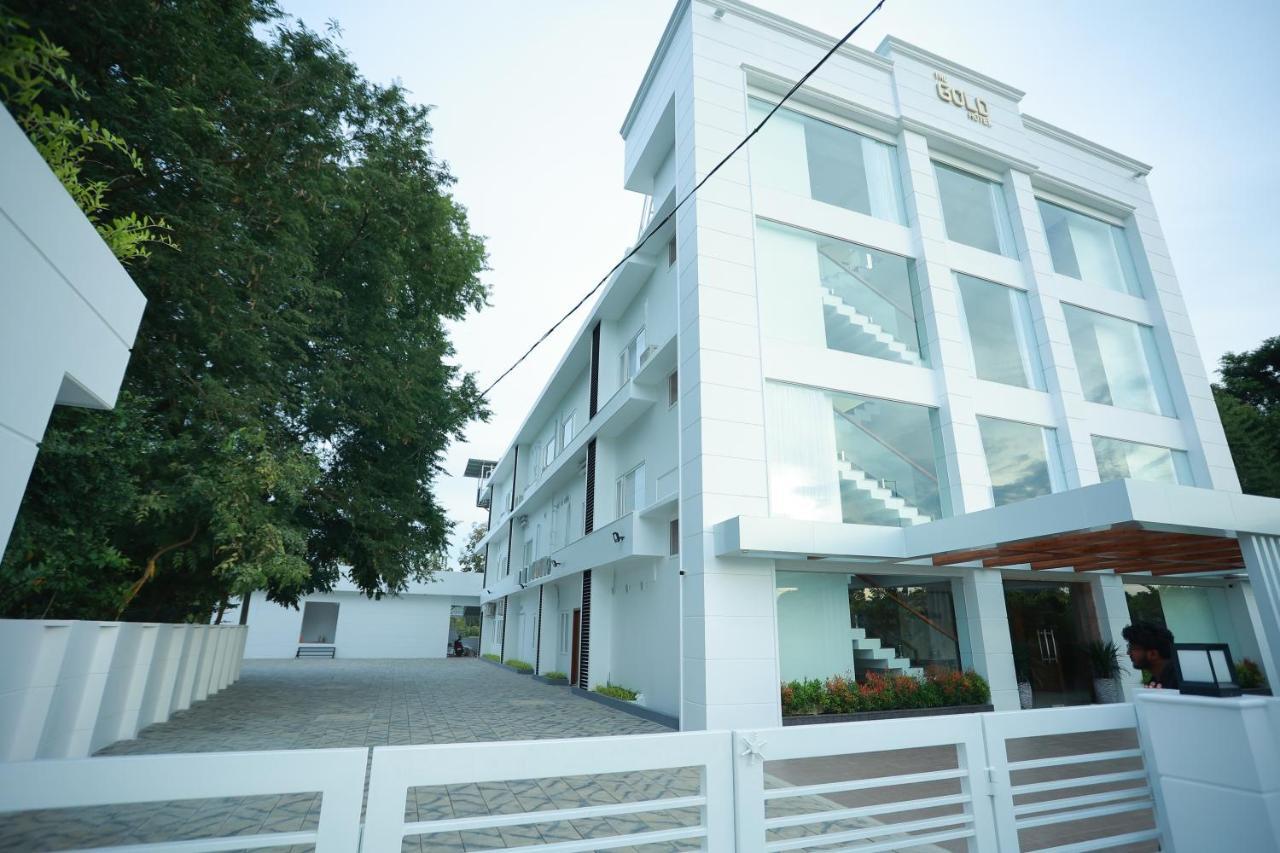 The Gold Hotel Palakkad Extérieur photo